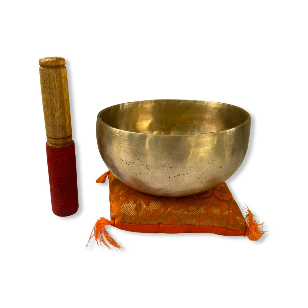 Contemporary Singing Bowl, Hand beaten-Note