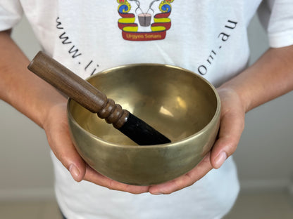 Luminous-Tone Hand-Beaten Tibetan Singing Bowl – C♯4 & F♯6 | SB-010