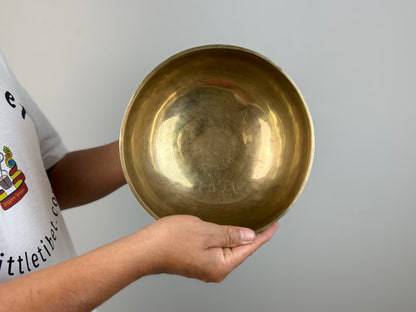 Layered-Resonance Hand-Beaten Tibetan Singing Bowl – E3 & A♯5 | SB-015