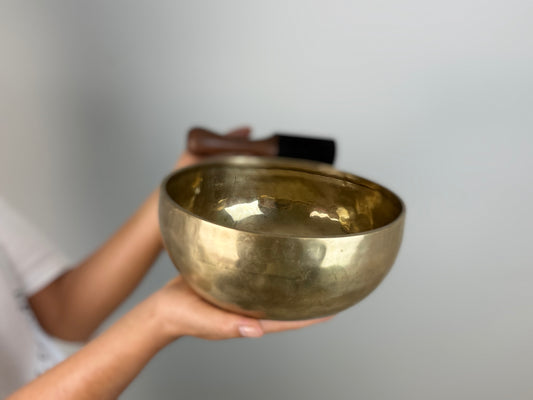Layered-Resonance Hand-Beaten Tibetan Singing Bowl – E3 & A♯5 | SB-015