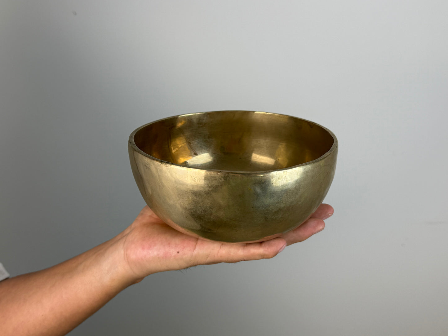 Balanced-Resonance Hand-Beaten Tibetan Singing Bowl – A♯3 & E6 | SB-013