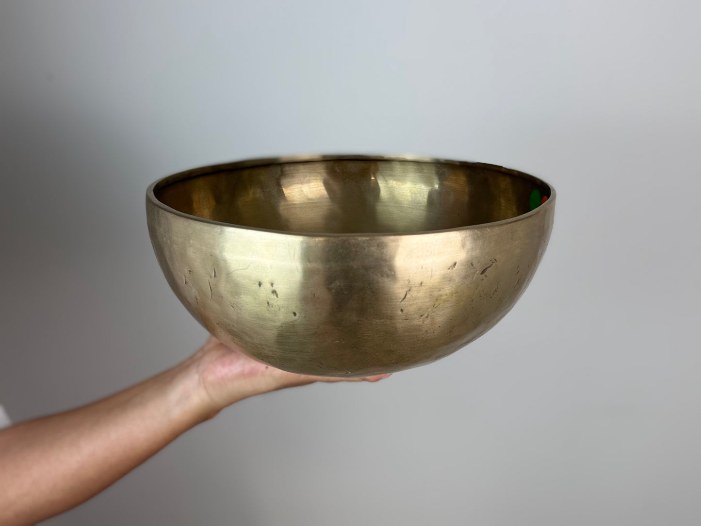 Grand-Resonance Hand-Beaten Tibetan Singing Bowl – G♯2 & D5 | SB-031