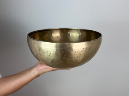 Grand-Resonance Hand-Beaten Tibetan Singing Bowl – G♯2 & D5 | SB-031