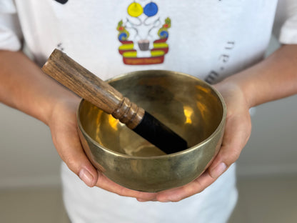 Crystal-Tone Hand-Beaten Tibetan Singing Bowl – F4 & A♯6 | SB-011