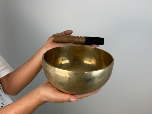 Warm-Resonance Hand-Beaten Tibetan Singing Bowl – B3 & D♯6 | SB-012