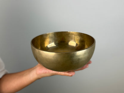 Bright-Resonance Hand-Beaten Tibetan Singing Bowl – F3 & A♯5 | SB-009