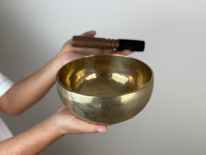 Radiant-Tone Hand-Beaten Tibetan Singing Bowl – A♯3 & E6 | SB-038