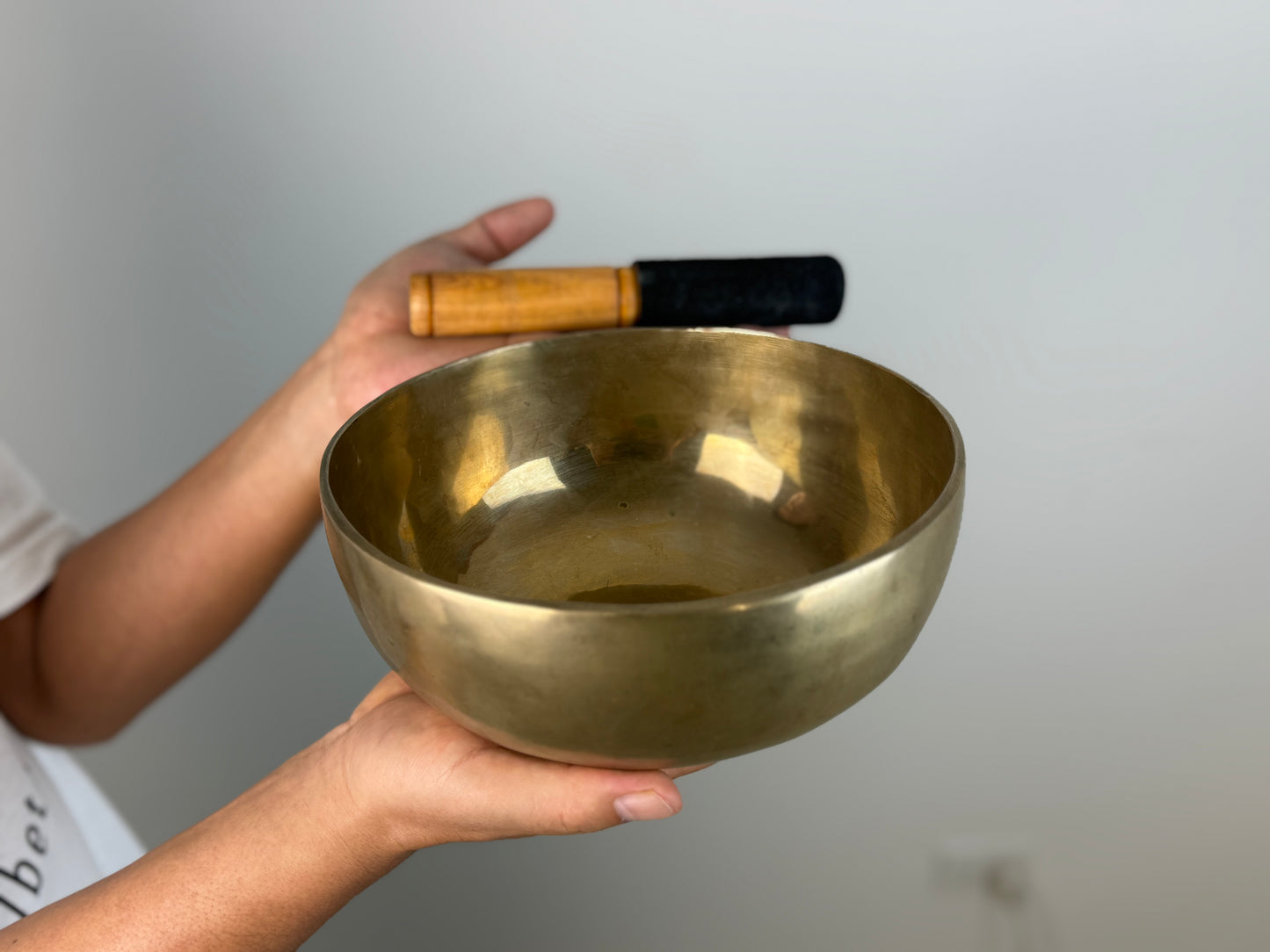 Bright-Resonance Hand-Beaten Tibetan Singing Bowl – F3 & A♯5 | SB-009