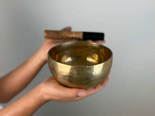 Crystal-Tone Hand-Beaten Tibetan Singing Bowl – F4 & A♯6 | SB-011