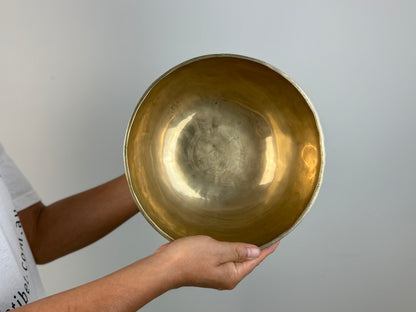 Spacious-Resonance Hand-Beaten Tibetan Singing Bowl – C♯3 & G5 | SB-016
