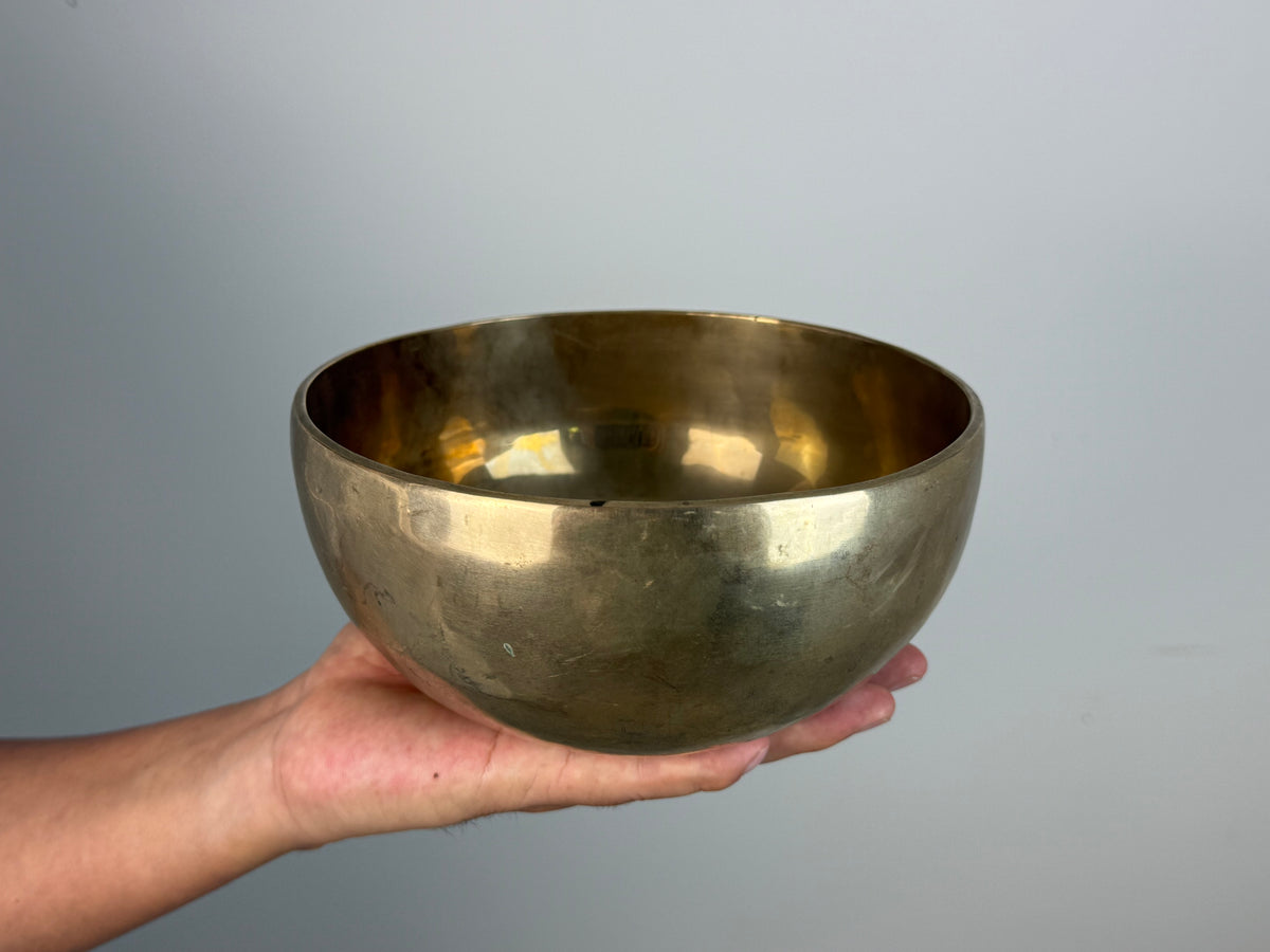 Warm-Resonance Hand-Beaten Tibetan Singing Bowl – B3 & D♯6 | SB-012