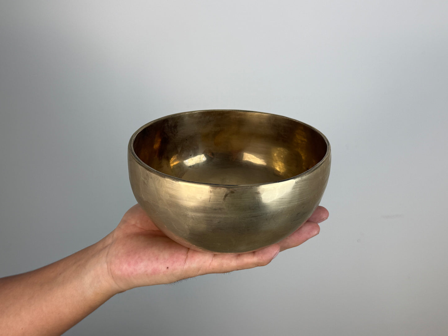 Bell-Tone Hand-Beaten Tibetan Singing Bowl – E4 & G♯6 | SB-018
