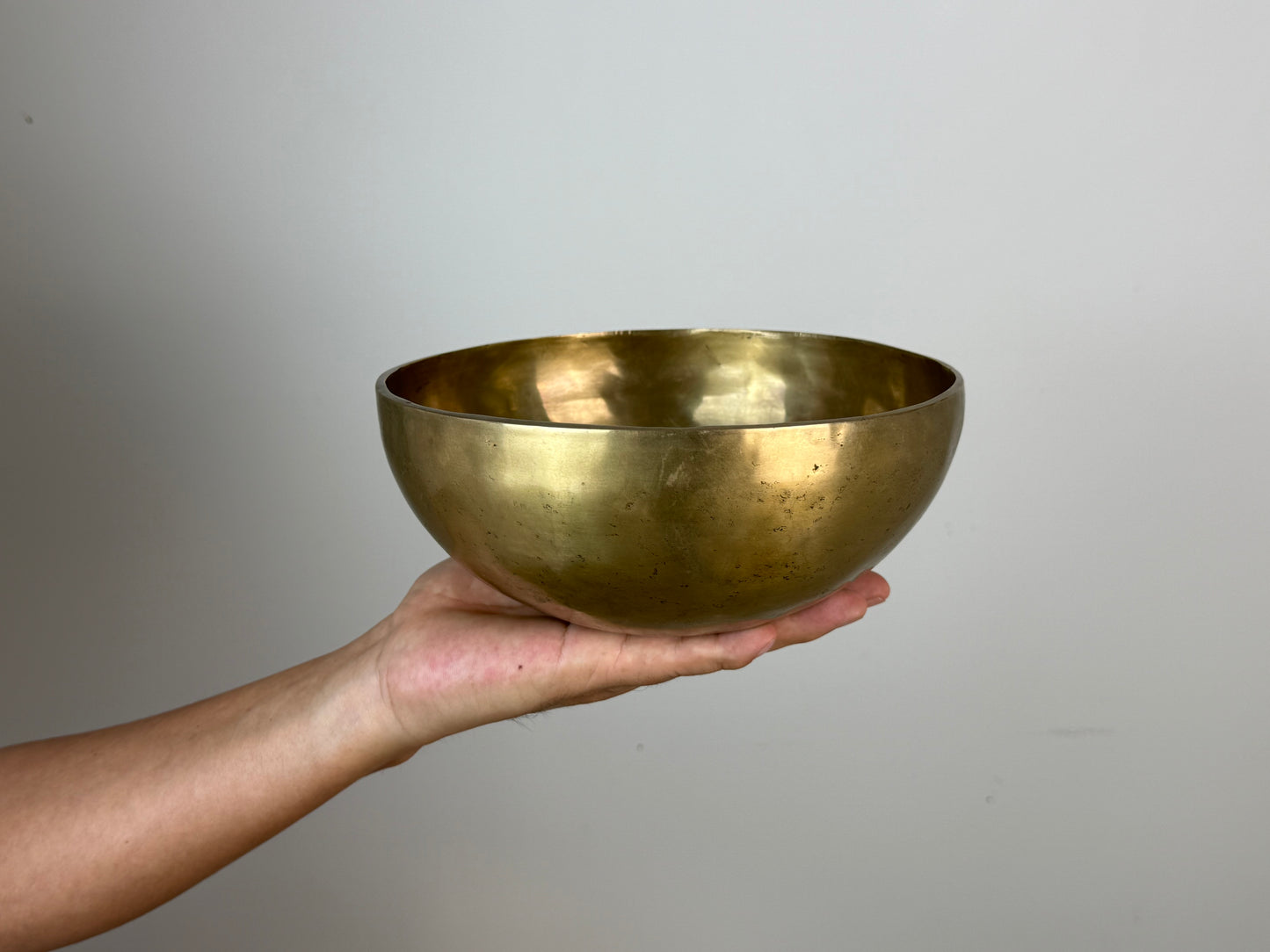 Serene-Harmony Hand-Beaten Tibetan Singing Bowl – F♯3 & C6 | SB-033