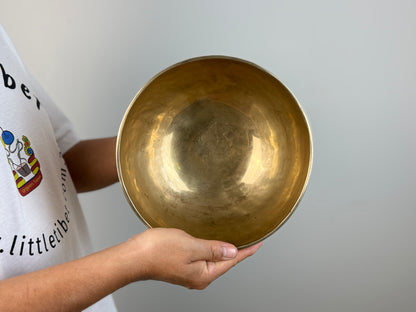 Powerful-Resonance Hand-Beaten Tibetan Singing Bowl – D3 & G♯5 | SB-022