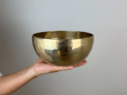 Deep-Clarity Hand-Beaten Tibetan Singing Bowl – E3 & A5 | SB-040