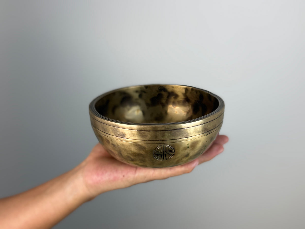 Brilliant-Tone Hand-Beaten Tibetan Singing Bowl – C5 & E7 | SB-024