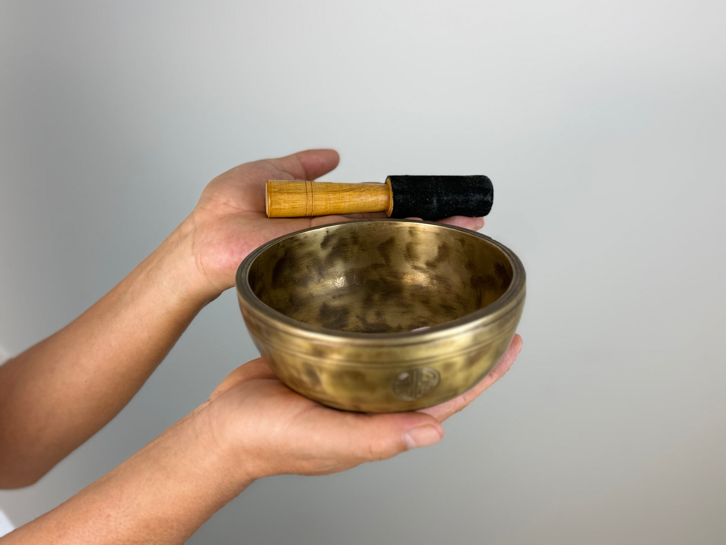 Delicate-Tone Hand-Beaten Tibetan Singing Bowl – C5 & E7 | SB-025
