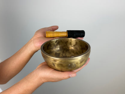 Delicate-Tone Hand-Beaten Tibetan Singing Bowl – C5 & E7 | SB-025