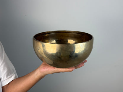 Powerful-Resonance Hand-Beaten Tibetan Singing Bowl – D3 & G♯5 | SB-022