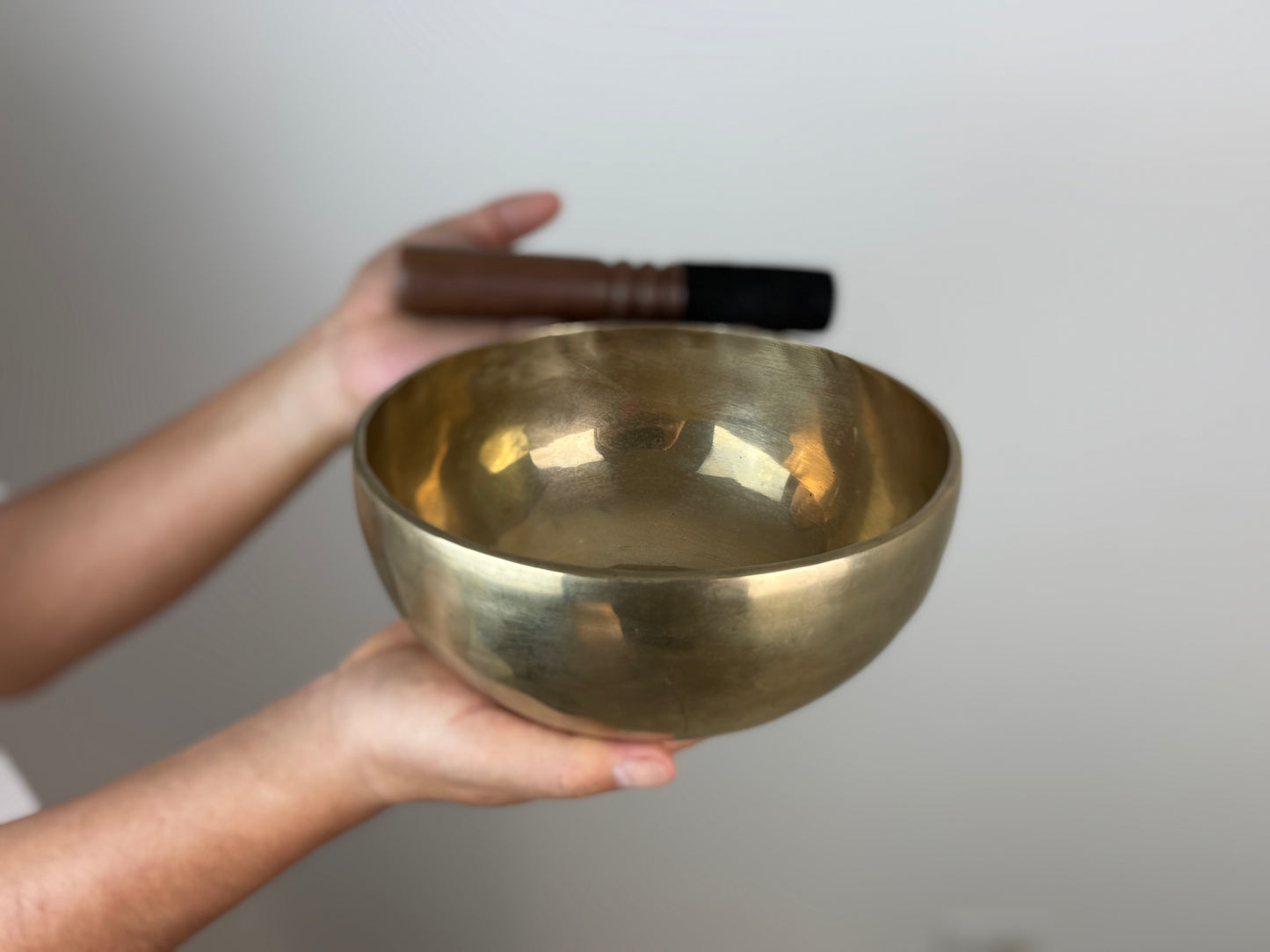 Clear-Echo Hand-Beaten Tibetan Singing Bowl – G♯3 & C♯6 | SB-037