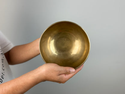Melodic-Resonance Hand-Beaten Tibetan Singing Bowl – G♯3 & C♯6 | SB-026