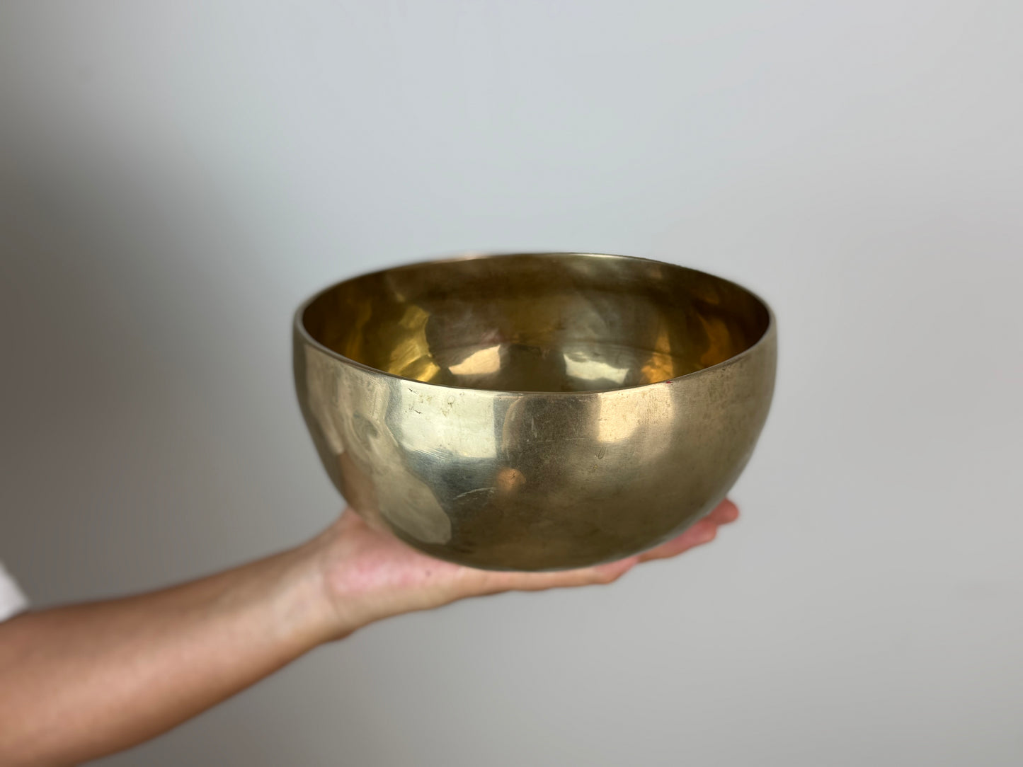 Warm-Resonance Hand-Beaten Tibetan Singing Bowl – E3 & A5 | SB-035