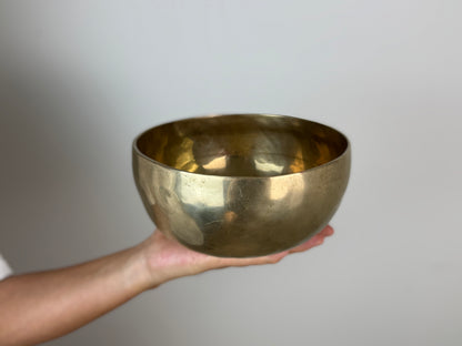 Warm-Resonance Hand-Beaten Tibetan Singing Bowl – E3 & A5 | SB-035