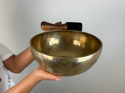Spacious-Resonance Hand-Beaten Tibetan Singing Bowl – C♯3 & G5 | SB-016