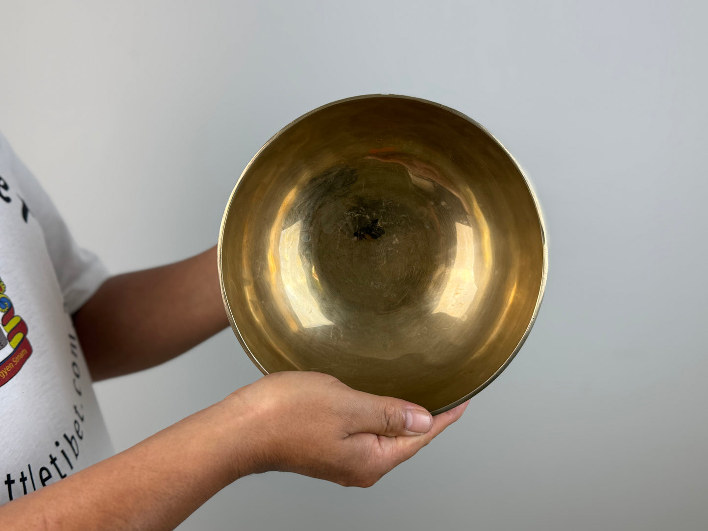 Bright-Resonance Hand-Beaten Tibetan Singing Bowl – F3 & A♯5 | SB-009