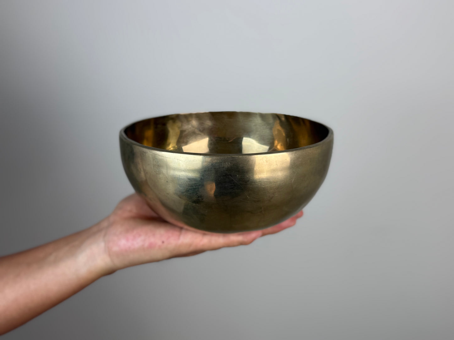 Clear-Echo Hand-Beaten Tibetan Singing Bowl – G♯3 & C♯6 | SB-037