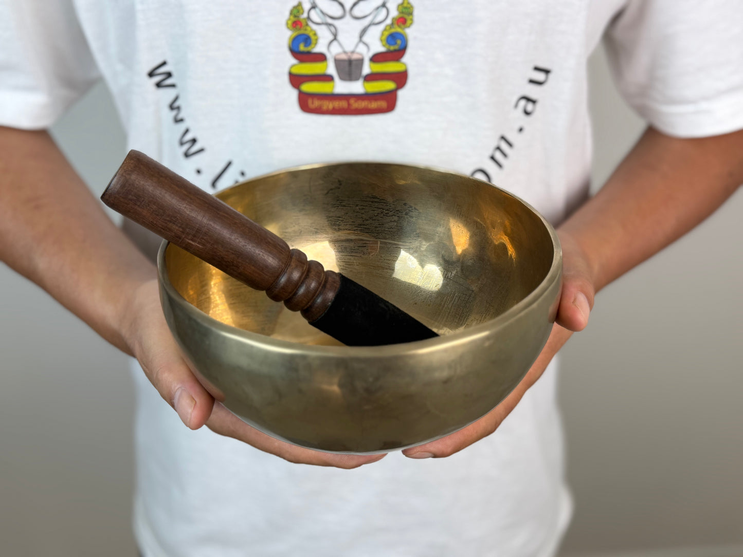 Radiant-Tone Hand-Beaten Tibetan Singing Bowl – A♯3 & E6 | SB-038