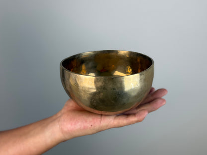 Crystal-Tone Hand-Beaten Tibetan Singing Bowl – F4 & A♯6 | SB-011