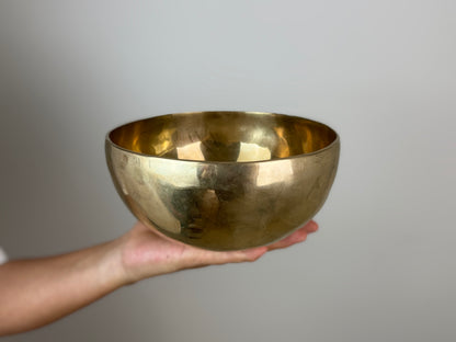 Gentle-Resonance Hand-Beaten Tibetan Singing Bowl – D♯3 & G♯5 | SB-034