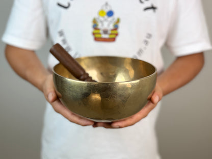 Deep-Clarity Hand-Beaten Tibetan Singing Bowl – E3 & A5 | SB-040