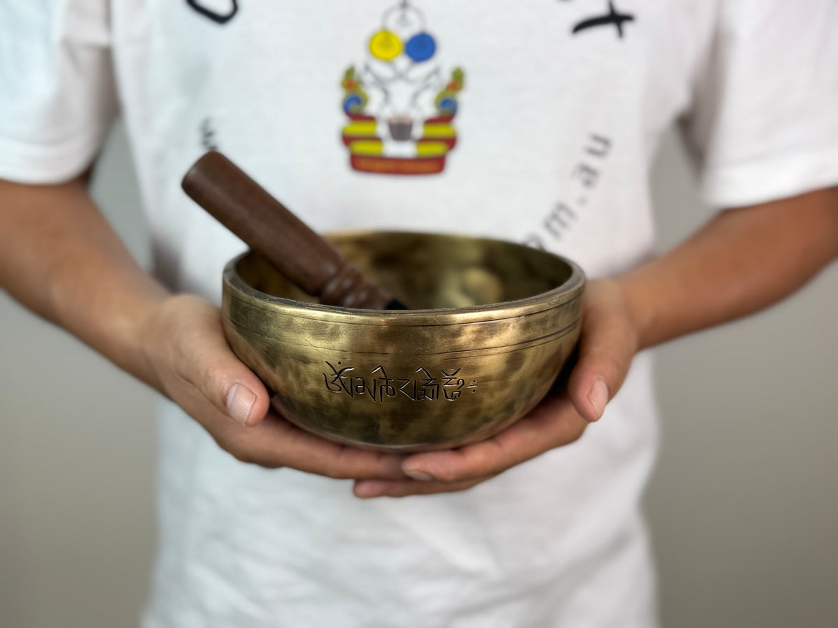 Focused-Resonance Hand-Beaten Tibetan Singing Bowl – G4 & C7 | SB-030