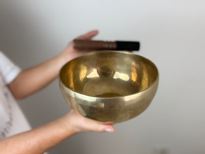 Gentle-Resonance Hand-Beaten Tibetan Singing Bowl – D♯3 & G♯5 | SB-034