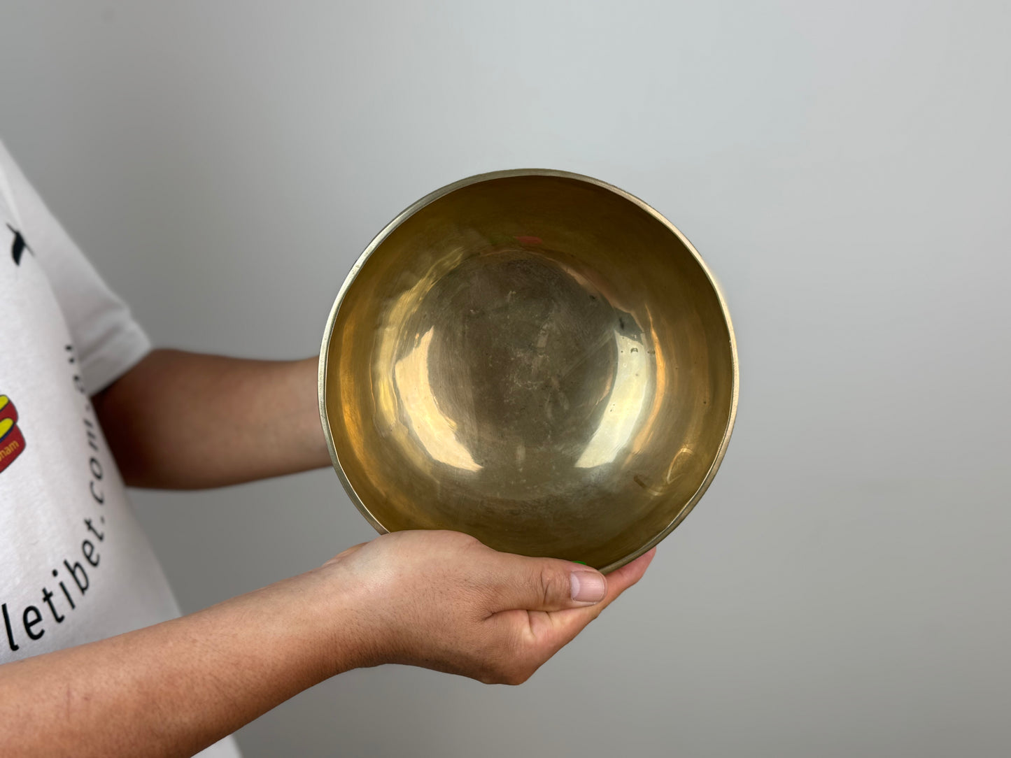 Clear-Echo Hand-Beaten Tibetan Singing Bowl – G♯3 & C♯6 | SB-037