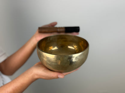 Clear-Tone Hand-Beaten Tibetan Singing Bowl – G♯3 & D6 | SB-008