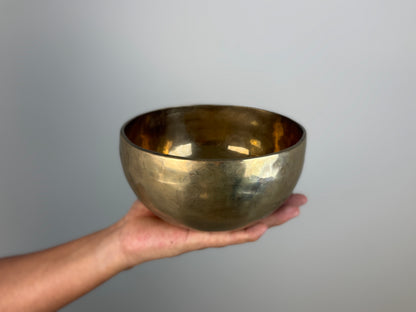 Clear-Tone Hand-Beaten Tibetan Singing Bowl – G♯3 & D6 | SB-008