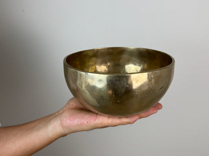 Focused-Harmony Hand-Beaten Tibetan Singing Bowl – G♯3 & C♯6 | SB-036