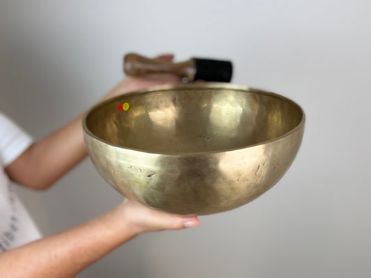 Grand-Resonance Hand-Beaten Tibetan Singing Bowl – G♯2 & D5 | SB-031