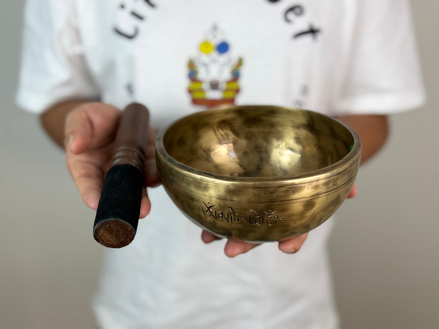 Focused-Resonance Hand-Beaten Tibetan Singing Bowl – G4 & C7 | SB-030