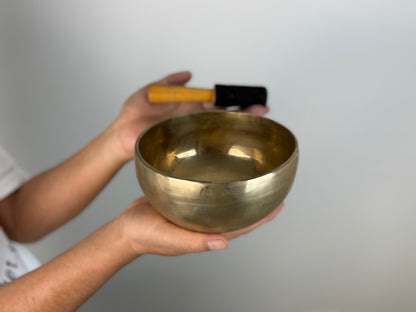 Bell-Tone Hand-Beaten Tibetan Singing Bowl – E4 & G♯6 | SB-018