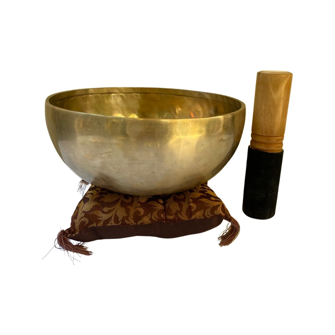Large full moon Singing Bowl, Hand beaten-Note E