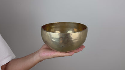 Bright Horizon Tibetan Singing Bowl – A3 & D♯6 – 18 cm – SB-042