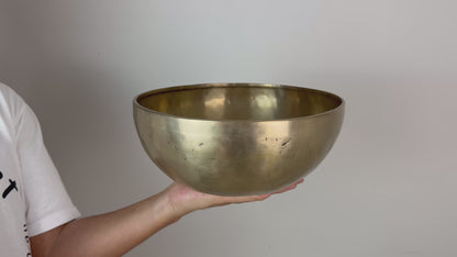 Grand-Resonance Hand-Beaten Tibetan Singing Bowl – G♯2 & D5 | SB-031