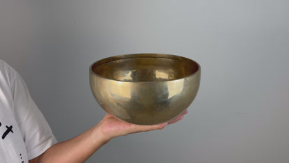 Powerful-Resonance Hand-Beaten Tibetan Singing Bowl – D3 & G♯5 | SB-022