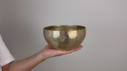 Focused-Harmony Hand-Beaten Tibetan Singing Bowl – G♯3 & C♯6 | SB-036