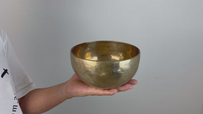 Clear-Tone Hand-Beaten Tibetan Singing Bowl – G♯3 & D6 | SB-008