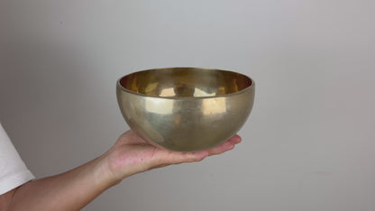 Radiant-Tone Hand-Beaten Tibetan Singing Bowl – A♯3 & E6 | SB-038